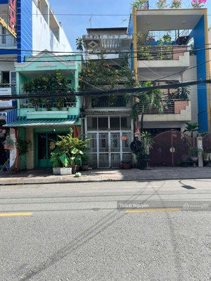 bán gấp nhà mặt tiền hưng phú quận 8 dt 3,5x22m hậu 4,2m nhà 3 lầu giá 13,5 tỷ thương lượng