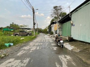 bán dãy trọ 356m2 ngang 8m cách lã xuân oai 70m