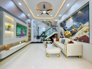 bán căn nhà đẹp 52.5m2 ngay đoàn thị điểm, phú nhuận, 3 tầng. có shr. lh: 