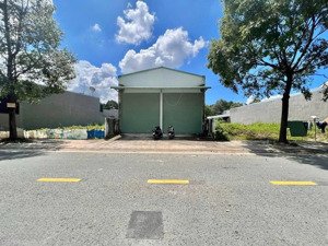 cho thuê kho 300m2 phú tân gần trung tâm tp mới làm kho chứa hoặc sản xuất nhỏ