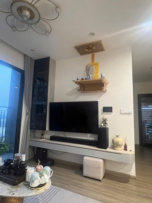 bán căn hộ góc tòa p4 vinhomes gia lâm, 2pn. 2 vs, full nội thất, dt 64m, giá 4,8 tỷ.