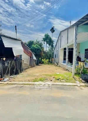 chính chủ bán lô đất 200m2 sát bên kcn linh trung, cạnh trường tiểu học, sổ hồng riêng, chỉ 650tr