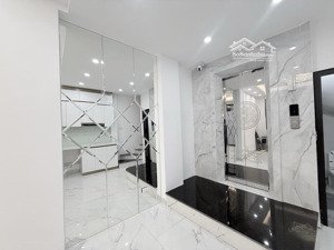 9 tỷ hơn sở hữu ngay căn nhà trung tâm tây hồ - 45m - 6t - thang máy mới koong - nhà đẹp full nội t