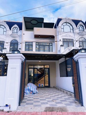 nhà mặt tiền đường nguyễn thị kiều, cần giuộc