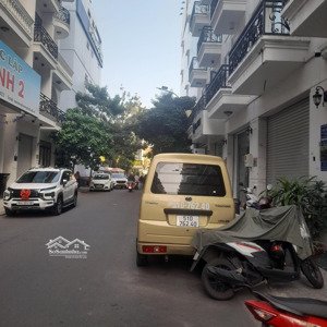 mặt tiền kề khu aeon tân phú 3 tầng 83m2 ngang 4.6m chỉ 5,5 tỷ