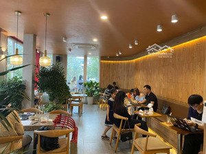 cho thuê mặt bằng kinh doanh hàng ăn phố duy tân - mặt tiền 5m - dt 70m2 x 3 tầng - mọi mô hình