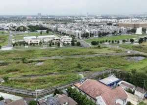 - chính chủ gửi bán lô đất 105m2 trong khu đô thị vạn phúc - cách ql13 200 mét - giá giảm sốc