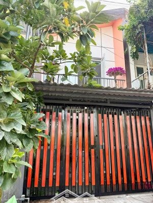 nhà đẹp giá tốt, tặng nội thất, 2pn, 2wc, đường trước nhà 6m, ôtô chạy vivu, kdc cát tường phú sinh