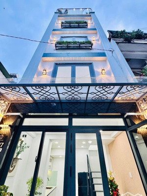 chú châu bán nhà sư thiện chiếu, quận 3- giá: 4,96tỷ/ ngang 4,8m x dài 16m. đang cho thuê 21 triệu