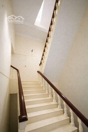 hot hot !!! mặt phố cổ nhuế - 2 ô tô tránh - sẵn nhà 3 tầng - kinh doanh sầm uất - dt 100m2