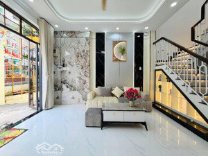 nhà hxh ngay vincom quang trung giá 5 tỉ xx full nội thất