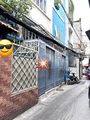bán nhà đ. hoàng diệu - cách xe hơi 20m, trước nhà 3m, lưu thông khánh hội, vĩnh khánh, hoàng diệu