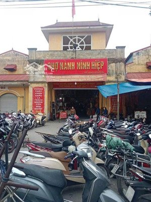 nhà 4 tầng chợ lành ninh hiệp kinh doanh, dòng tiền 350tr/1năm, sổ đỏ vuông
