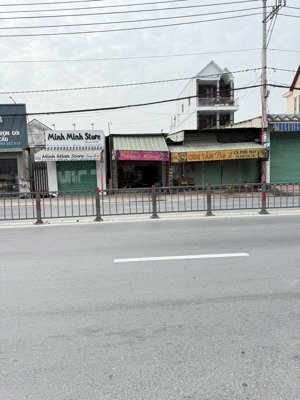 bán nhà mặt tiền tại đường tỉnh lộ 8, (4x36m) 4,7 tỷ, 140m2, thổ cư 80m hoà phú, củ chi