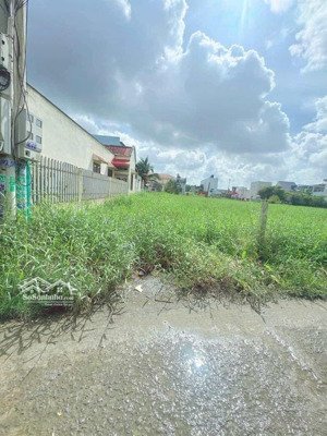 cặp nền xây trọ giá rẻ nằm ngay ấp 2 đức hòa đông, 10x32 giá 1ty850 triệu, lh 