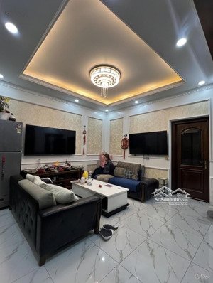 bán nhà lê duẩn : 26m , cách phố 30m . sổ nở hậu , kinh doanh được , ngõ thông . giá 7,2 tỷ