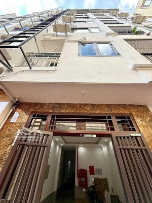 bán nhà 7 tầng xuân la có thang máy, 10 phòng khép kín giá 13,9 tỷ