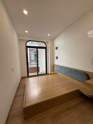 chỉ hơn 7 tỷ, nhà 3 tầng mới đẹp, ô tô vào nhà, đường đỗ công tường, quận tân phú, sài gòn.