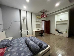 bán biệt thự trường sa 154.8m2 4 tầng - 45 tỷ - 2 mặt tiền view sông sang q1