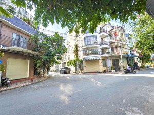 mặt tiền kinh doanh lô góc- nhà 3 tầng - 79m2 - chỉ 5,3 tỷ -lê hồng phong dĩ an