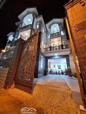 giảm mạnh 2 tỷ. bán gấp nhà diện tích lớn,( 4.7x28), gần chợ rạch ông, đường nguyễn thị tần, quận 8