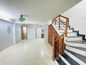 mặt tiền hải châu lô góc 2 mặt tiền 5m5 nhà 4 tầng kiên cố vị trí cực hiếm