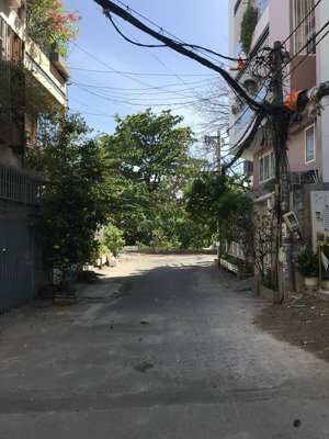 phòng rộng lớn thoáng sáng gần chợ bà chiểu trung tâm gia định