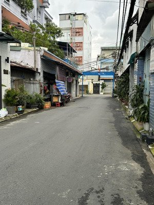 nhà hiếm chợ vải phú thọ hoà tân phú-5.xtỷ-2tầng-4x11-sổ đẹp vuông vức hoàn công đủ.