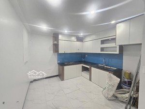 hiếm! phố cầu giấy, mặt ngõ thông kinh doanh, 3 gác, gần phố, sổ vuông cực đẹp, mới, ở ngay 48m2*6t