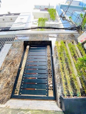 bá.n nh.à gần trung tâm quận nhất ngang 4m dài 13m giá chỉ 8tỷy nhỉnh