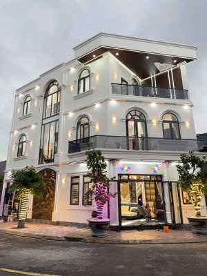 hạ giá 200tr bán gấp căn nhà phố góc 2 mặt tiền an phú thuận an bình dương tặng full nội thất