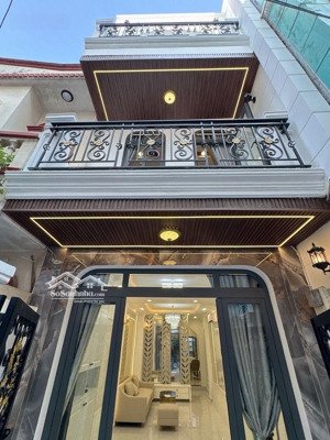 bán nhà 5 tầng - phan xích long chỉ 8,x tỷ - dt 50m vuông a4 - tặng full nt 5pn - shr đầy đủ