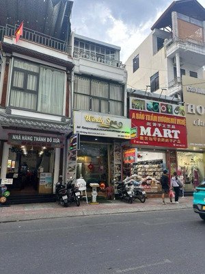 bán căn nhà đường hùng vương trục vip của khu phố tây nha trang giá tốt