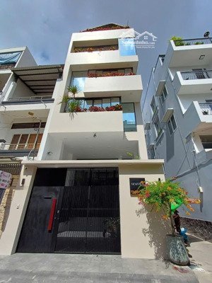 ngang khủng 5m ngay tuệ tĩnh, quận 11 - giá 3,89tỷ/60m2. đường 8m xe hơi đỗ trong nhà. sổ hồng sẵn