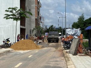 đầu tư đón đầu mở rộng ql 13 lên 64m ngay đh luật vị trí vàng thanh khoản cho thuê tốt sinh lời cao