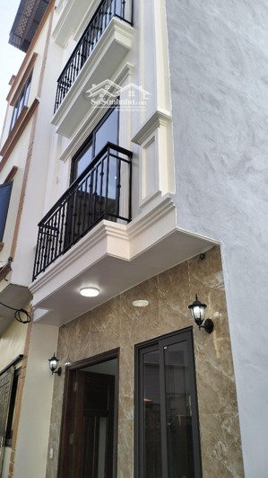 1 siêu phẩm hiếm trung tâm trạm trôi 44m xây 4 tầng nhỉnh 6 tỷ
sát ql32, đi bộ ra phố nhà mới