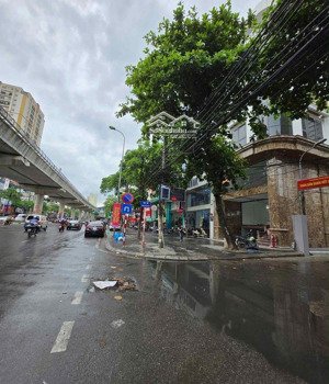 vị trí kim cương lô góc 3 mặt thoáng mặt phố hồ tùng mậu 140 tỷ. tuyến phố huyết mạch