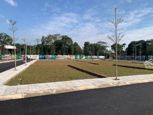 bán lô đất phú cát 100m2, mặt tiền 6m, cách đại học qghn 2 phút di chuyển