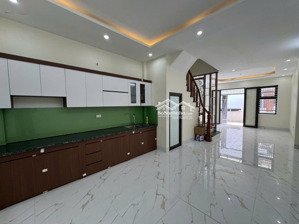 nhà tt chúc sơn cách qlộ 6 200m, ôtô đến cửa, gần hồ điêu hòa, bán kính 500m đủ tiện ích giá 3,4tỷ