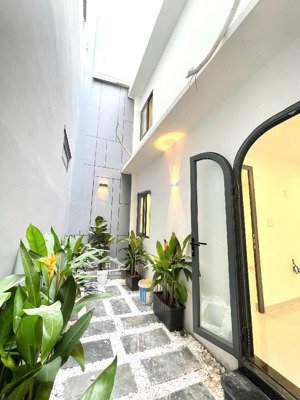 nhà mới quận 4 dọn vào ăn tết ngay, khu vực an ninh, giá chỉ 8,3 tỷ