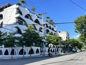 bán lô đất hồ hán thương sơn trà- sát góc ngã tư - trục 15m thông trần hưng đạo- 100m2 ngang 5m.