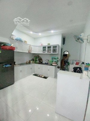 nhà 2 tầng mặt tiền cầu xây, 210m2 thổ 150m2 ngang 8.6m. giá 9 tỷ