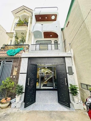 [2 tỷ 460] nhà đường số 13, thủ đức. gần vincom. dt 72m2. sổ riêng. lh quân