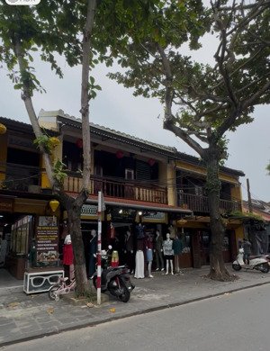 bán nhà mặt tiền hoàng diệu gần chợ hội an vị trí kinh doanh cực đẹp 13 tỷ. 80m2 gần phê la