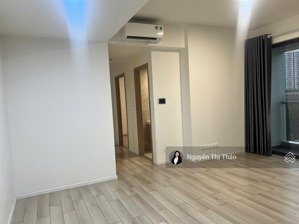 nhà mới nhận cho thuê 2pn2wc - gía 9tr - khu resort i lumiere boulevard - masteri, miễn phí quản lý