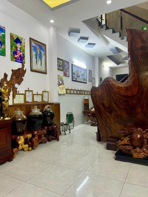 bán nhà gần chợ phạm đăng giảng 4x20m 2 lầu sân thượng.giá bán 8.5 tỷ.lh 