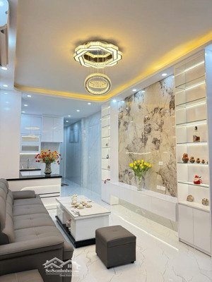 đón tết bên hồ hoàng cầu- nhà mới phố nguyễn phúc lai 38.4m (thực tế xd 42m)- 5t thang máy