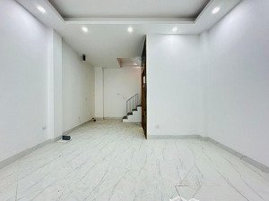 nhà đẹp thúy lĩnh - dân xây chắc chắn - 6 tầng - ô tô tránh đỗ cổng - có thang máy chỉ 7.4 tỷ