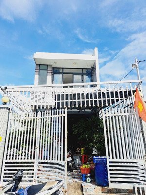 bán nhà riêng còn mới ở ngay, 5.3m x 20m, đoàn nguyễn tuấn, hưng long, bình chánh