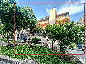 biệt thự hồ bơi 740m² khu hoàng việt út tịch, tân bình giá chốt 1xx tỷ